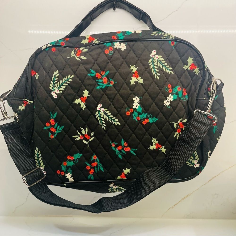 Quilted Holly Travel Set - Picture 3 of 13